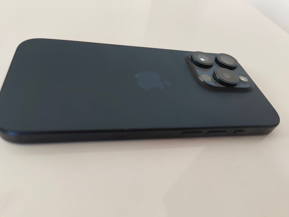 Продавам Ipfone 15 Pro