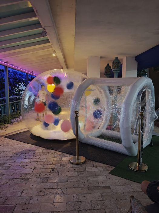 Inchiriere Bubble house, balon gonflabil petreceri copii