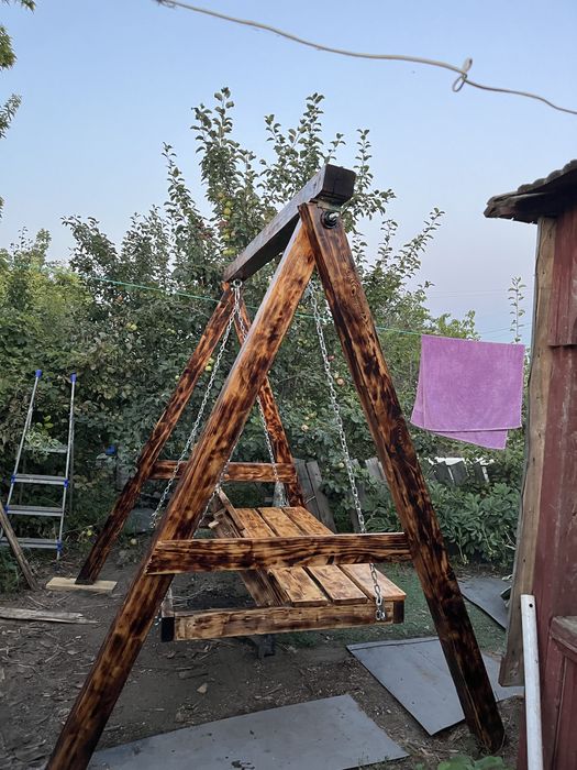 Качеля ручной работы