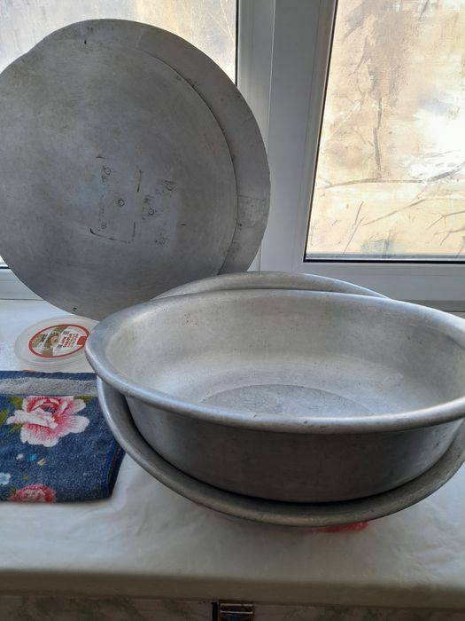 Тазы для варки варенья.