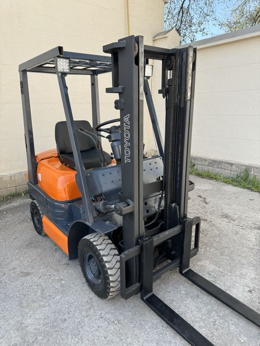 Вилочный погрузчик кара автокара