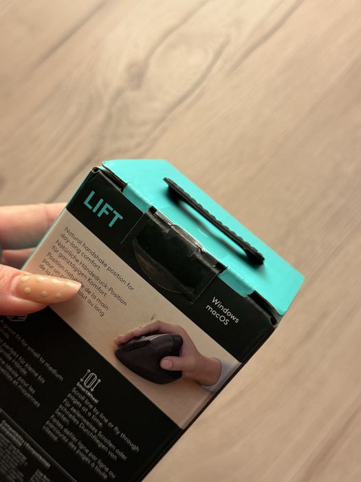 Mouse Vertical Logitech Lift - Ergonomic & Silențios (NOU/SIGILAT)