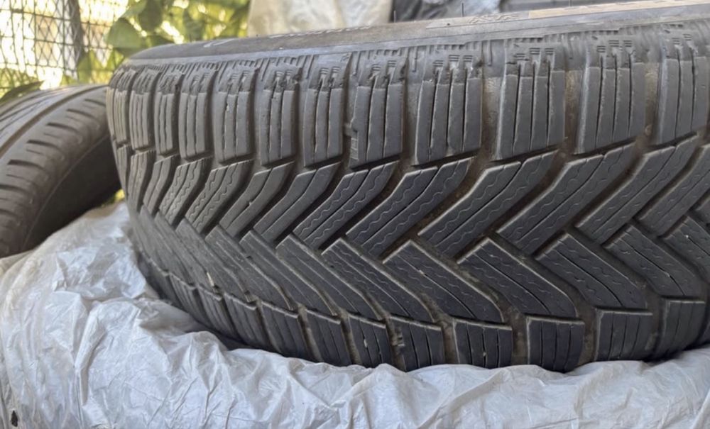 Jante style 282 R16 Bmw Seria 1 3 E90 E87 Anvelope Michelin All season 205/55/16 dot 2022
