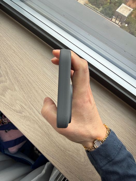 Husă originală Apple Silicone – iPhone 16 Pro Max – stare foarte bună