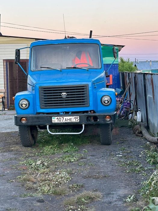 Продам ассенизатор на базе ГАЗ машина в рабочая  качает канализацию