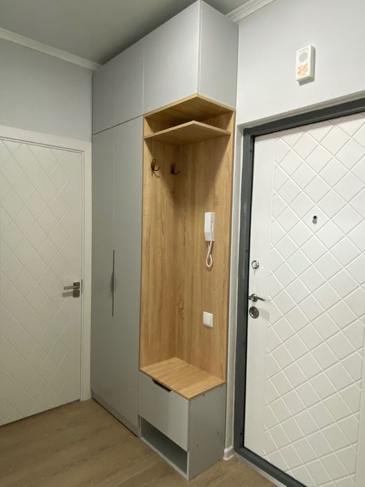 Srochna 2 xonalik kvartira sotiladi