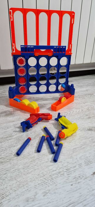 Joc impusca 4 la rand cu 2 pistoale