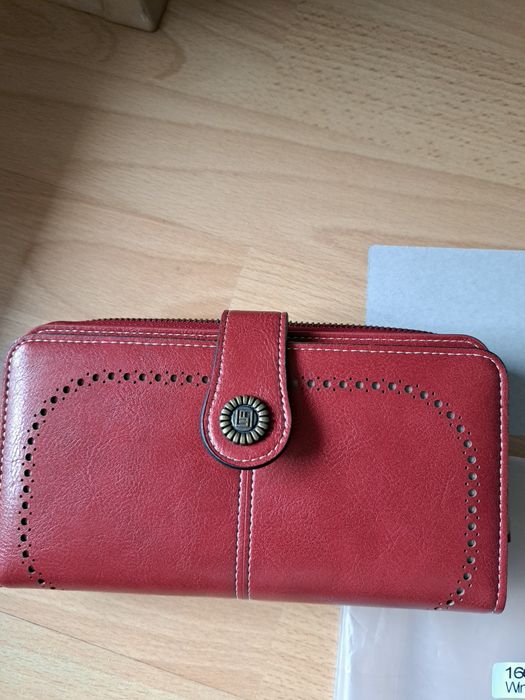 Дамски портфейл естествена кожа с RFID защита