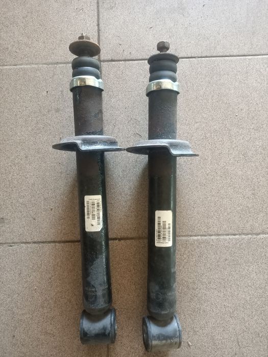 Стойки задние на риору б//у оригинал