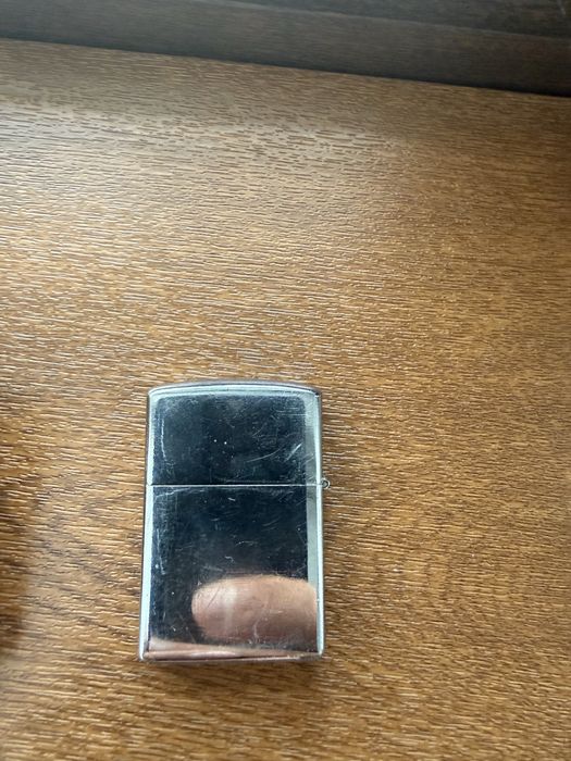 Bricheta Zippo cu port