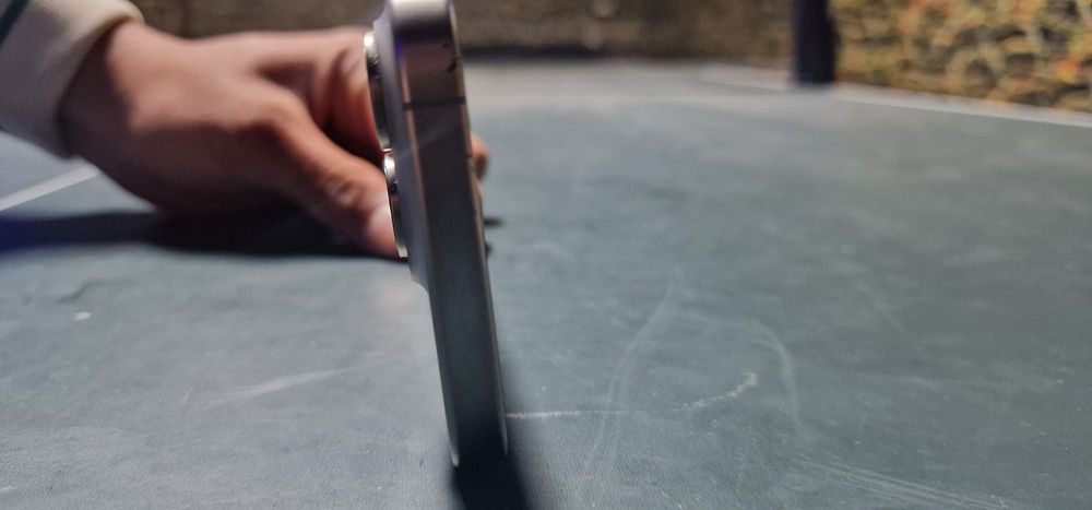 Vand iphon 15 pro 1TB