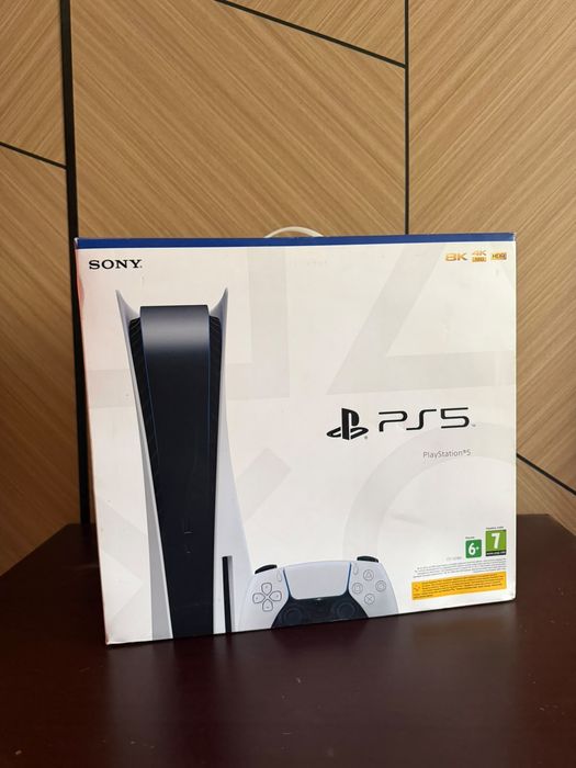 Продам PS5 с двумя джостиками