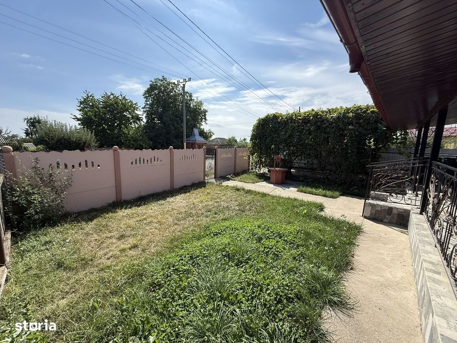 Casa 215mp, P+M, teren 2500mp, la strada, Dumesti