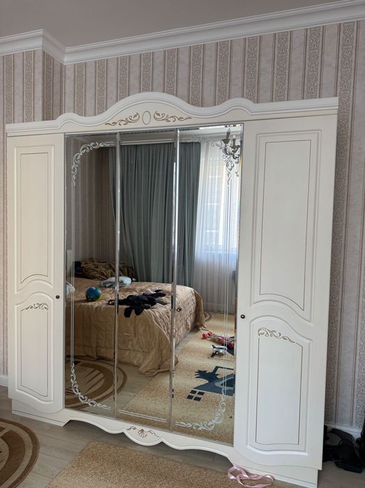 Шкаф спальный 5 дверный