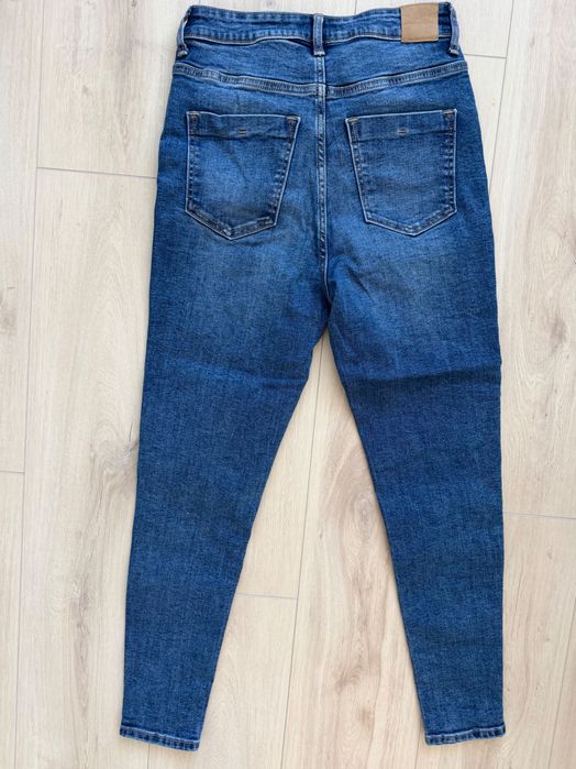 Страхотни Дънки на ZARA