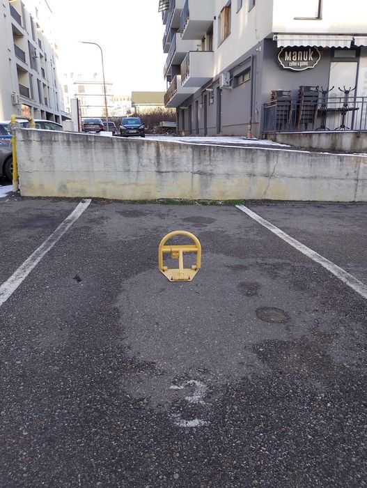 Vând loc de parcare