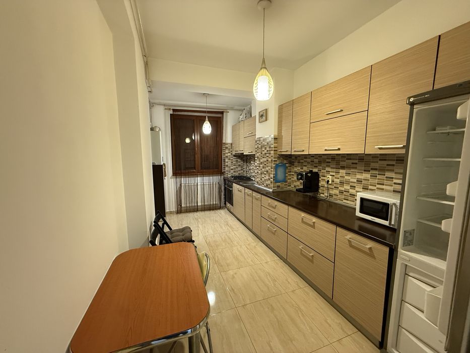 Apartament 2 camere de inchiriat