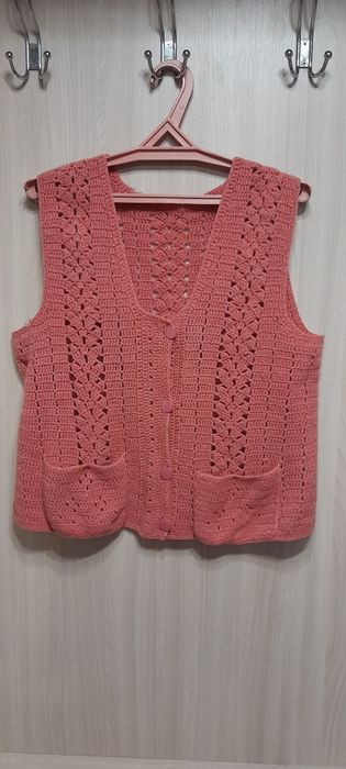 Красиво связаные жилеты