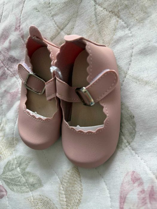 Бебешки пантофки в розово, 18 размер, нови