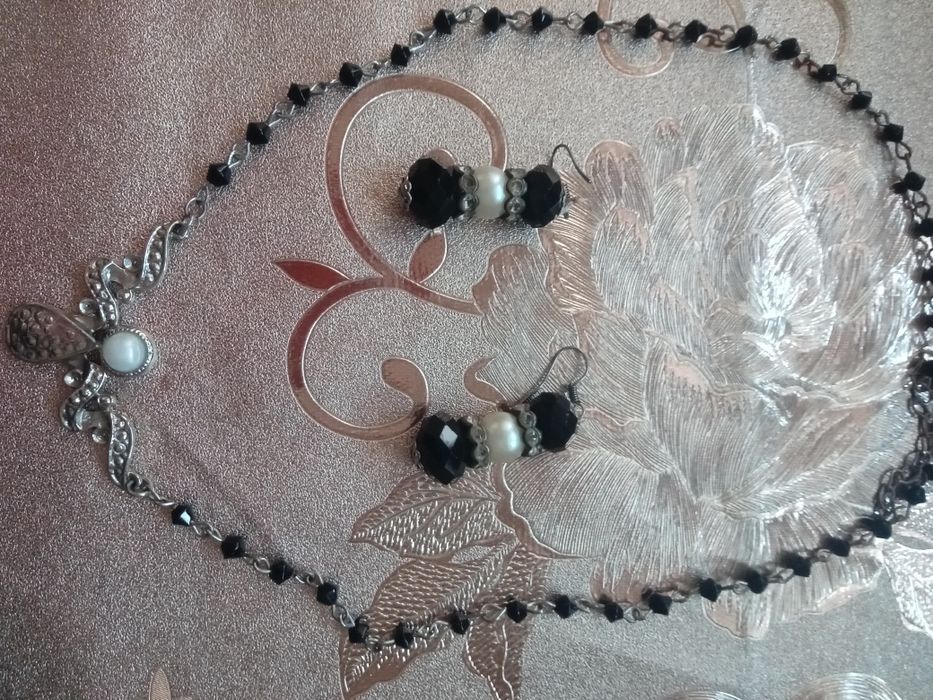 Продам украшения натуральные камни