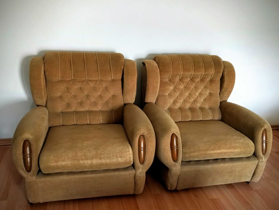 Продавам  диван и 2  кресла