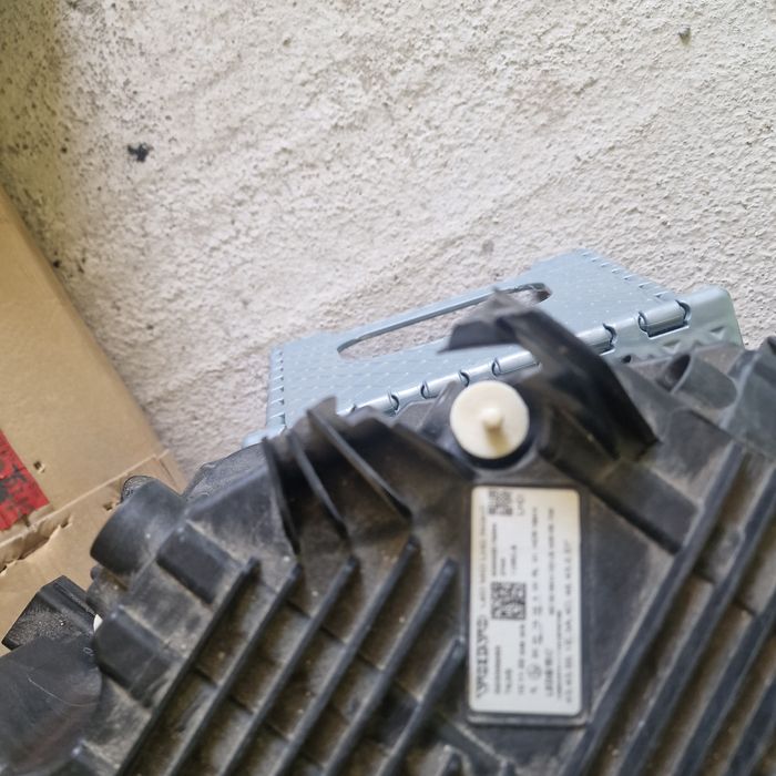 Volvo XC 60 2023 от 2017  ляв фар