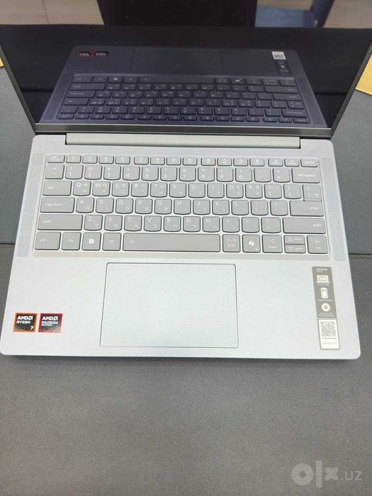 Noutbuk Lenovo IdeaPad Slim 3 AMD Ryzen 7 8840HS 8/512GB 14.0" OLED
