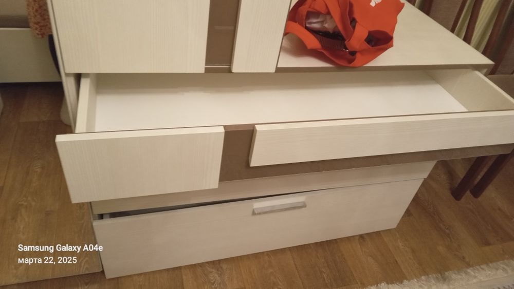 Спальный гарнитур в отличном состоянии 50000