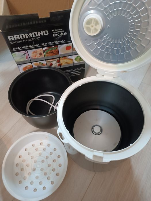 Мультиварка ,,Redmond,,