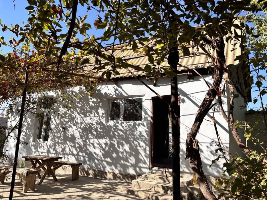 8 sutixli dacha sotiladi