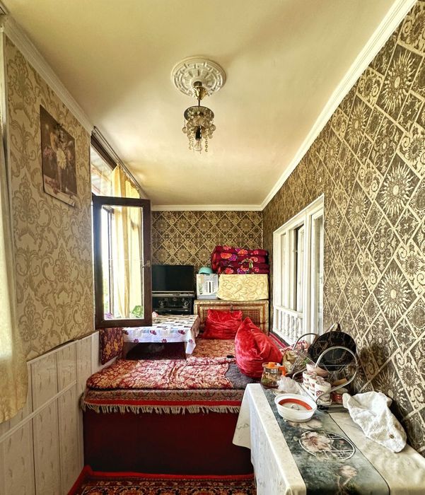 Tinchlik metroda Uy Sotiladi 5/4/3 72 kv.m