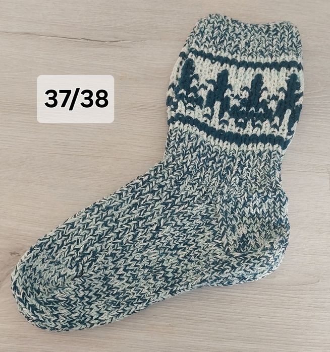 Șosete tricotate manual