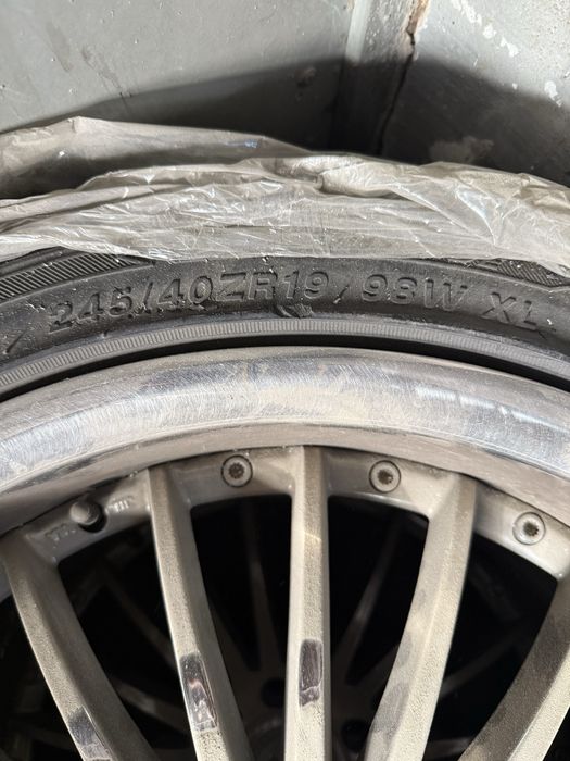 Продам комплект дисков с резиной