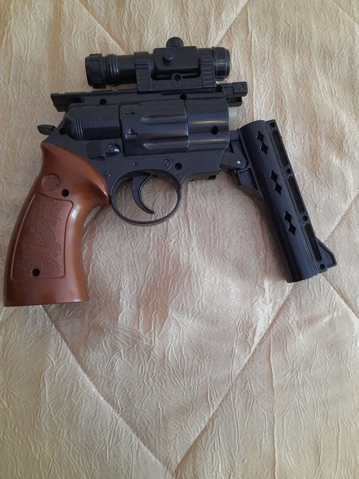 Продам пистолет детский, советского производства.