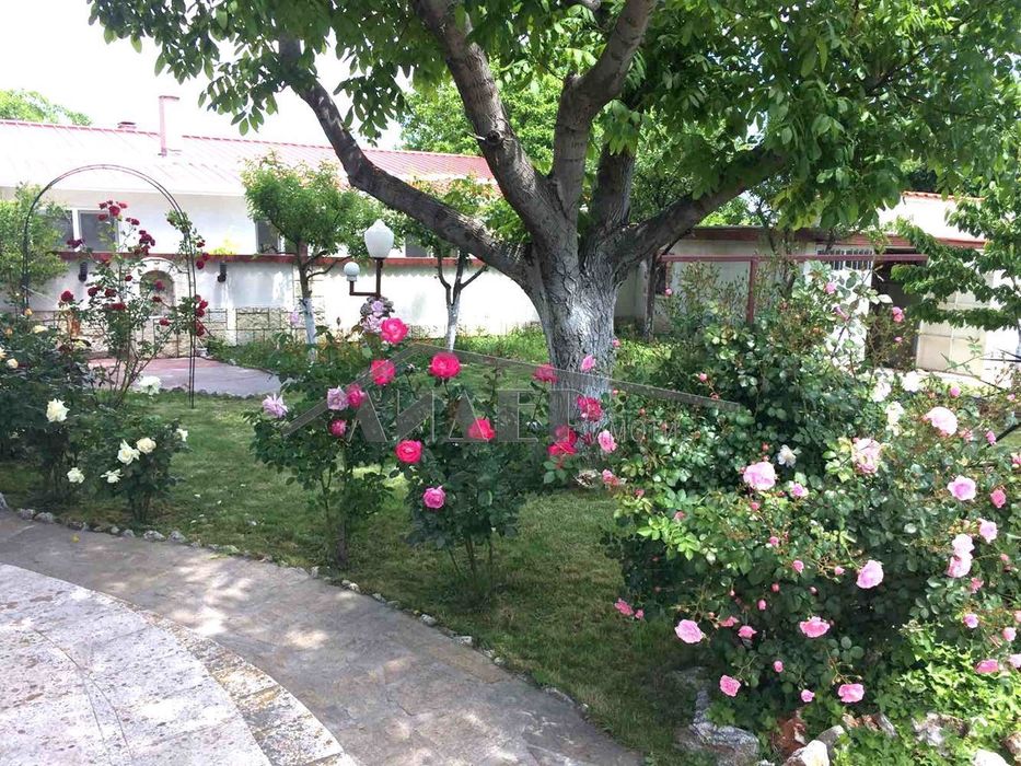 Продава се Къща в с. Белащица, Област Пловдив - 224 кв.м за 1295 €/кв.м - Снимка #2