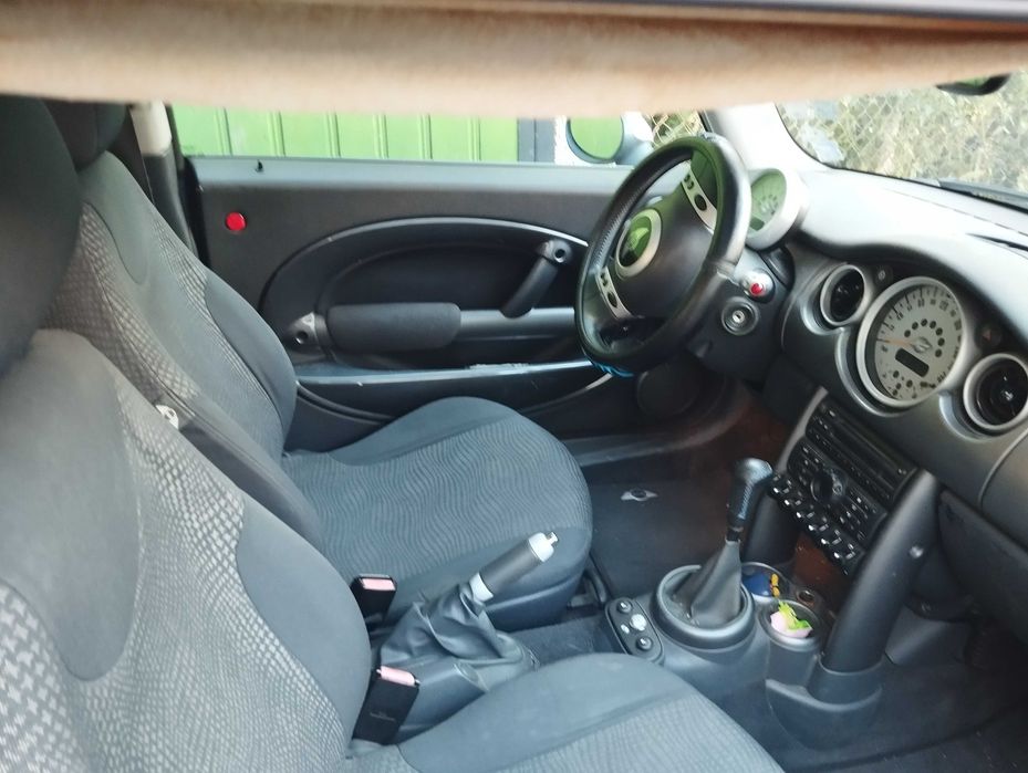 Продавам Мини Купър