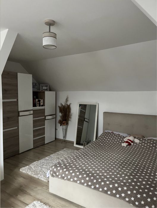 Apartament cu 4 camere + living