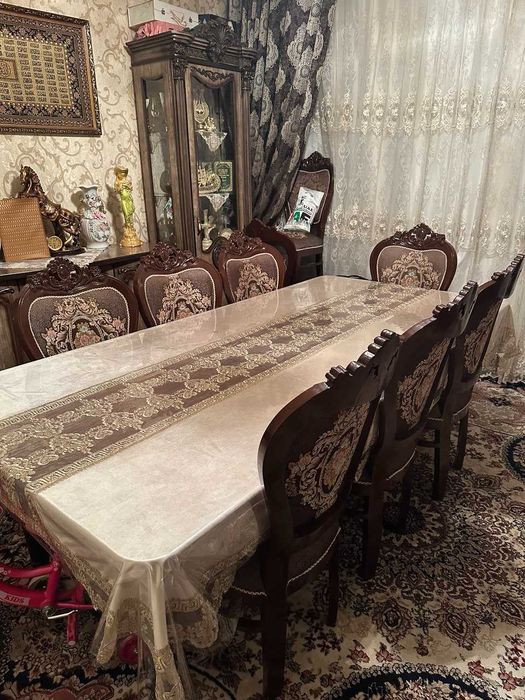 Stol va stullar sotiladi