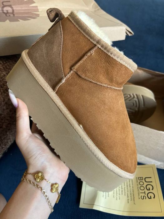 UGG Full box