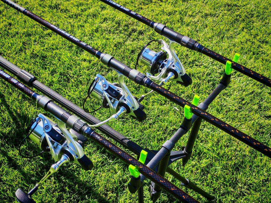 Шаранджийски Комплект с по 3бр. Въдици OSAKO Legend 3.60m/3.90m, 3.75lbs и 3бр. Макари OSAKO VF9000/10000/12000 + Шаранджийска стойка