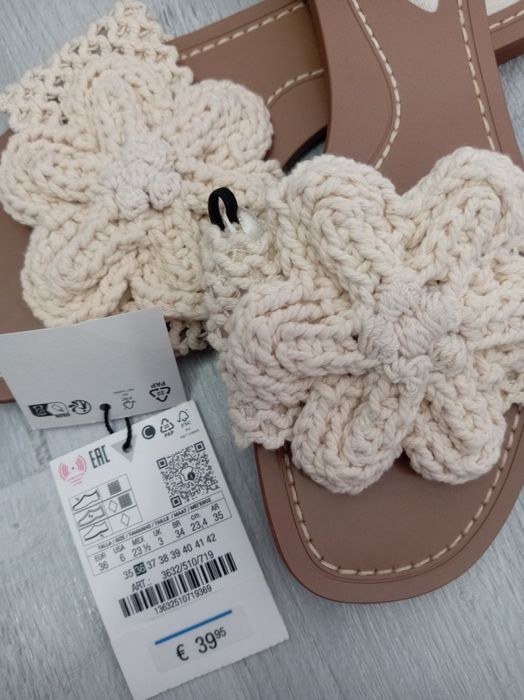 Papuci cu floare, mărime 36,crem,marca Zara