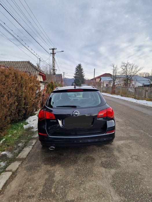 Opel Astra J 2012.
