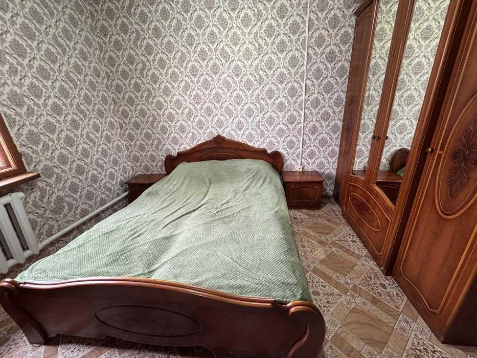 Продам спальный гарнитур