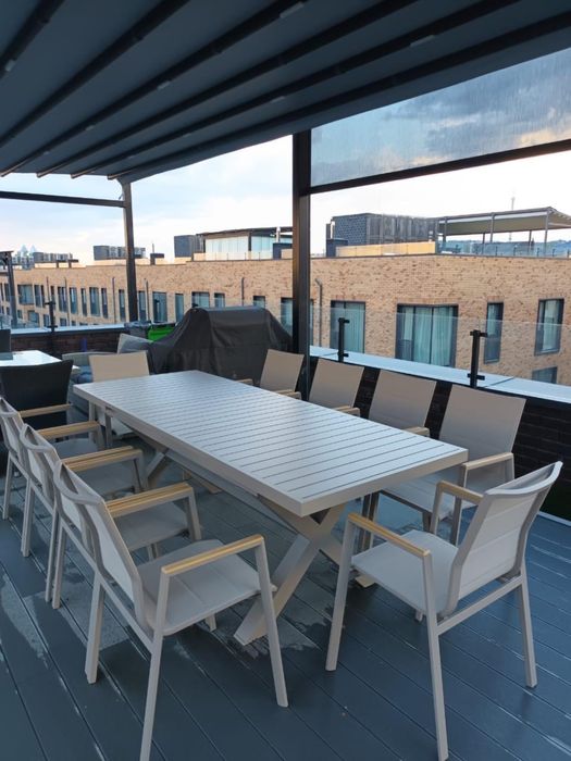 Садовые столы и стулья