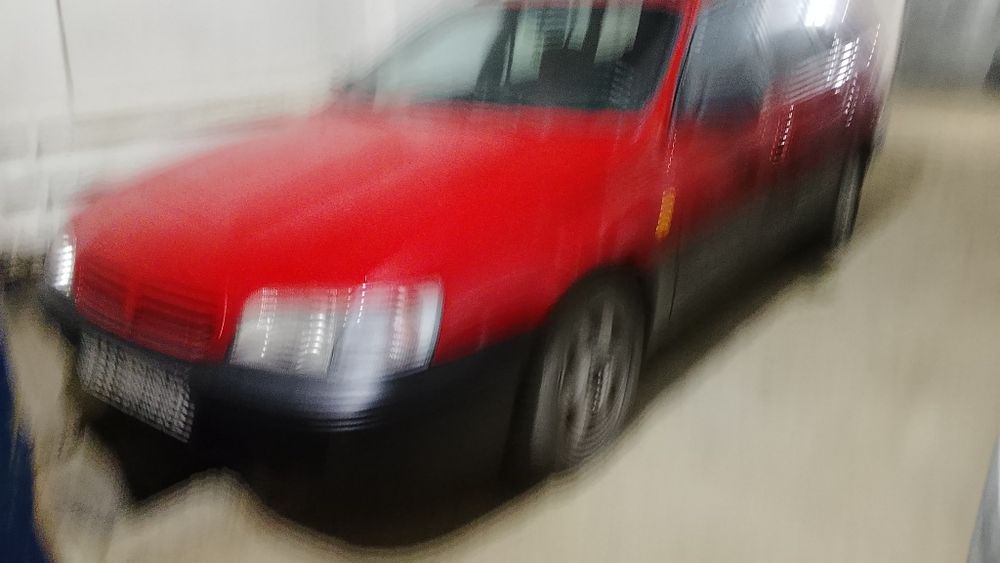 Продам Тойота Карина е 1.6 механика