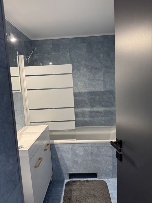 PF vând apart cu 2 camere, Plopilor
