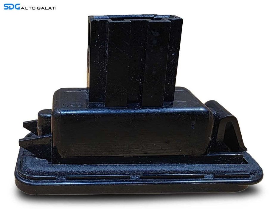 Lampa Iluminare Numar Inmatriculare Portbagaj Mercedes Clasa C Class W203 2000 - 2007 Cod 2038200556 2038200066 [N5121]