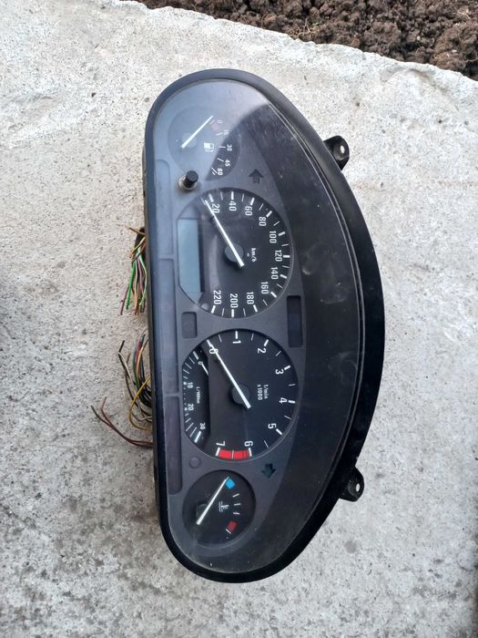 Части БМВ Е30 и Е36