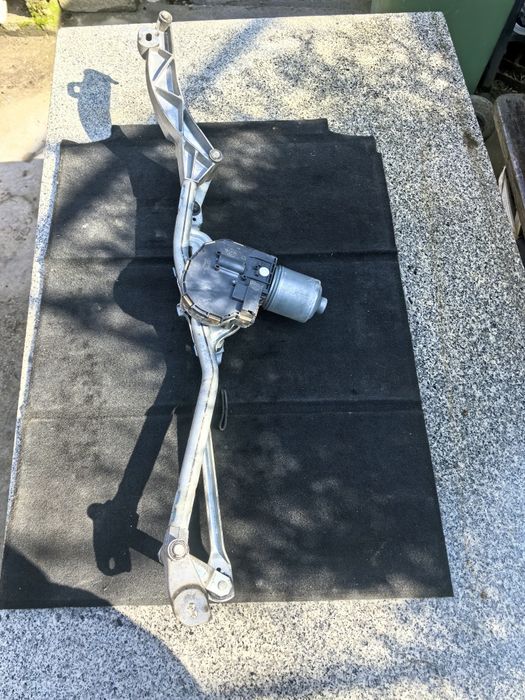 Моторче за чистачки Mercedes w211