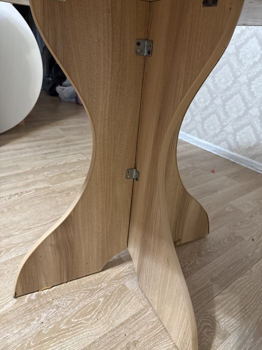 Стол в хорошем состоянии